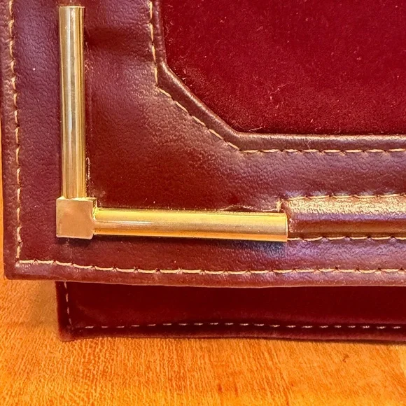 Vintage 1970s Archival Burgundy Velvet and Leather-Look Geometric Clutch - Picture 4 of 15